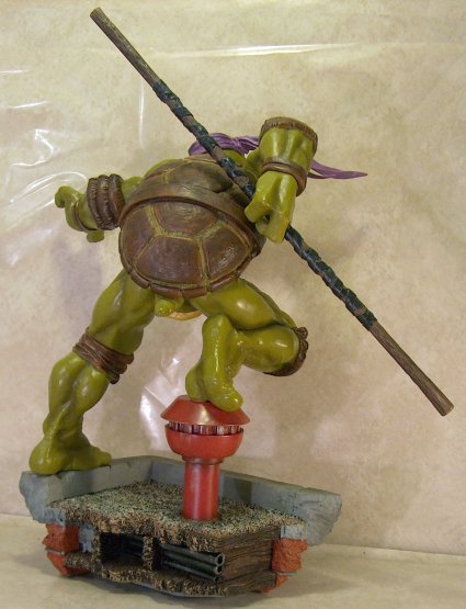 Donatello Comiquette rear view