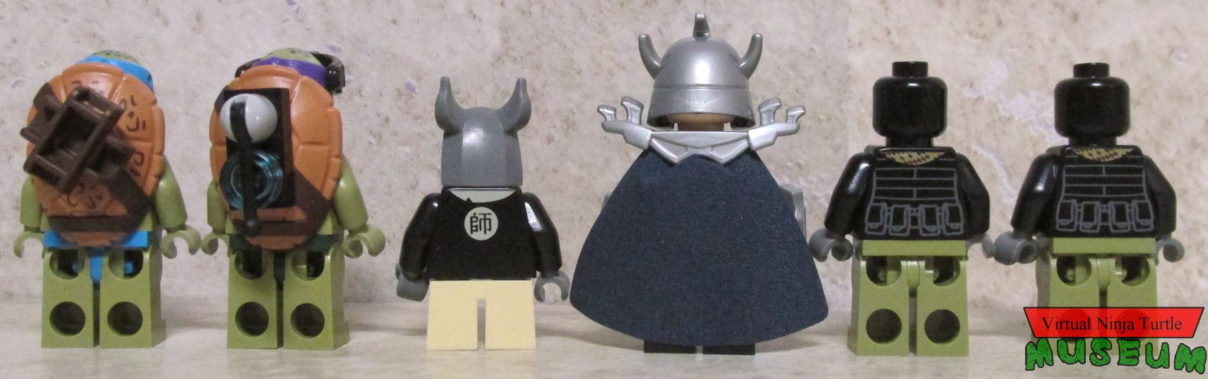 mini figures rear