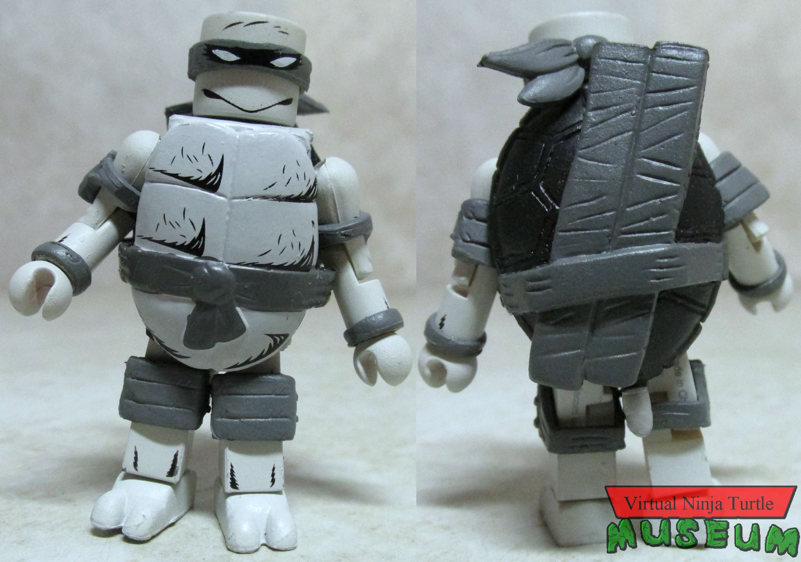 B&W Leonardo front and back