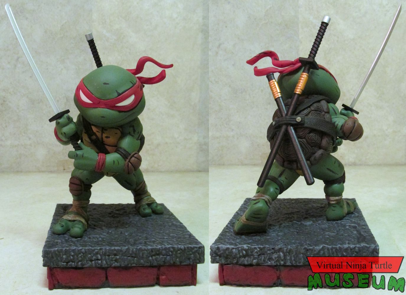 Leonardo V2 Red Mask Statue front and back