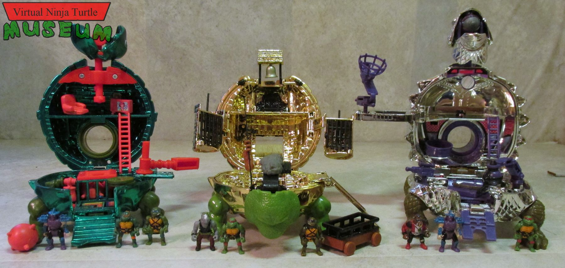 Mini-Mutant Metallized Playsets open